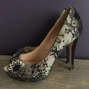Badgley Mischka Women’s Stella Black Lace Embellished Feminine Heels Open Toe 6 thumbnail 1