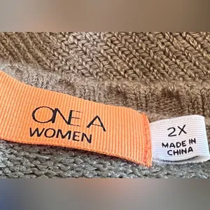 Women’s plus size burnt olive long sleeve sweater. Size 2X thumbnail 4