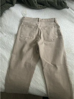 Abercrombie The 90s Straight Ultra High-Rise Jeans thumbnail 3