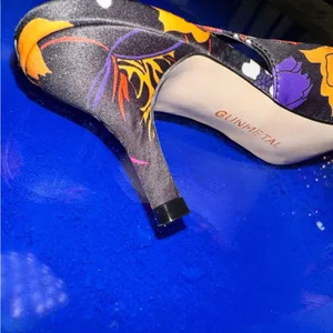 GunMetal‎ Floral Pointed Toe Kitten Heel Size 7 Y2K Pop Art Pumps comfortable thumbnail 9