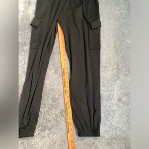 Vuori Black Cargo joggers sweatpants thumbnail 8