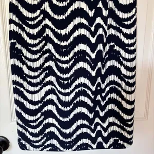 Madison Leigh Navy Blue White Chevron Print Sleeveless Sheath Dress thumbnail 15