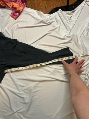 Lululemon size 10 with pockets 18-20 in leggings thumbnail 6