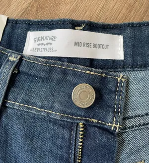 Signature by Levi Strauss NEW Mid-rise Bootcut jean Simply Stretch Women’s sz 6M thumbnail 2