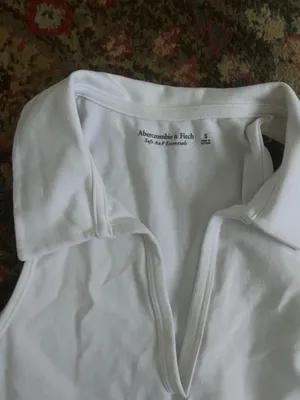 Abercrombie V-Neck Collared Crop Top thumbnail 3