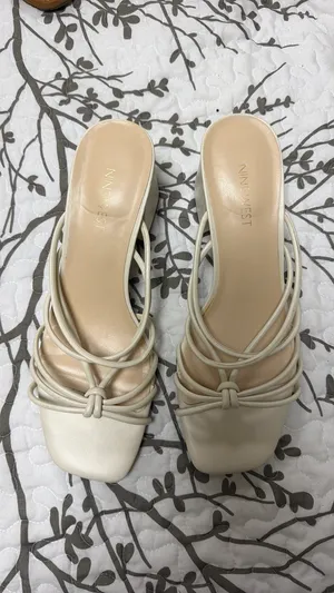 Cream Heels White Size 8.5 thumbnail 3