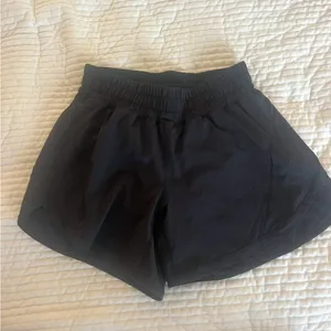 Lululemon Athletica Black Athletic Shorts thumbnail 3