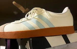 Adidas Women’s Sneakers gumsole thumbnail 1