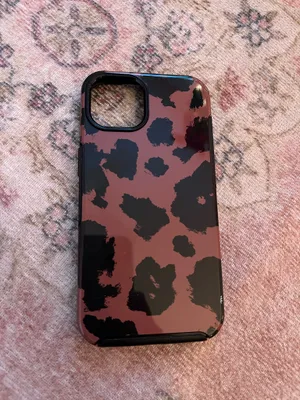 Cheetah print otterbox iPhone 13 case thumbnail 1