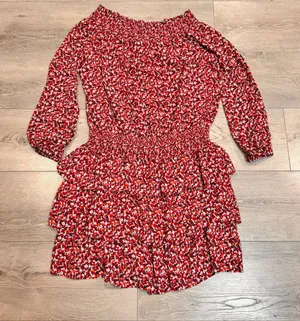 MICHAEL KORS Sangria Floral Smocked Ruffle‎ Off the Shoulder Dress Red Medium M thumbnail 1