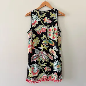 Entro Black Floral‎ Sleeveless Tunic Dress Pom Pom Hem Size S Coastal Preppy thumbnail 4