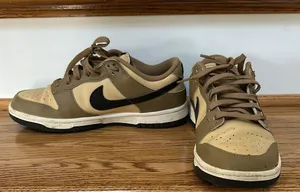 Nike Women’s Dunk Low Sneakers thumbnail 6