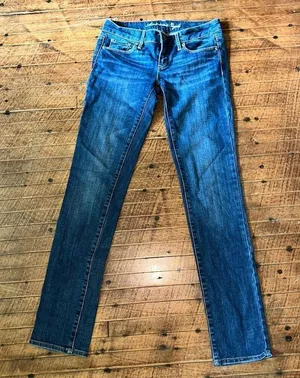 American Eagle skinny distressed normcore size 2 jeans thumbnail 1