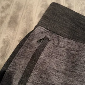 Lululemon Scuba Fleece Joggers Heathered Gray Size 8 (Estimated)‎ 28" Inseam thumbnail 5