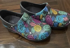 Crocs Clogs Womens Neria Pro II Paisley Mandala Multicolor Nursing Shoes Size 8 thumbnail 1