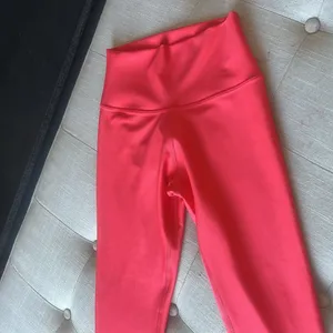 ALO Neon Orange Workout Leggings Size Small thumbnail 4