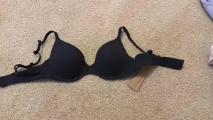 Skims Bra thumbnail 1