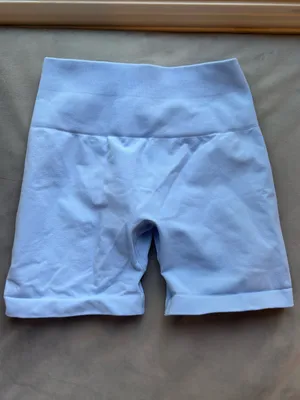 AUROLA Seamless High-Waist Sculpting Shorts thumbnail 3
