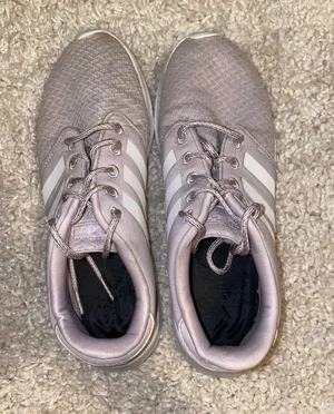 Adidas shoes thumbnail 1