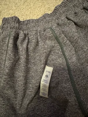 Lululemon Shorts 4" Hotty Hot thumbnail 4