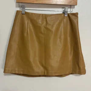 Abercrombie & Fitch Skort Tan Vegan Leather Mini Skirt Shorts Club Work Party M thumbnail 3