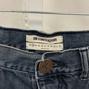 One Teaspoon Denim Button Fly‎ Raw Hem Mini Skirt W23 Charcoal Black thumbnail 4