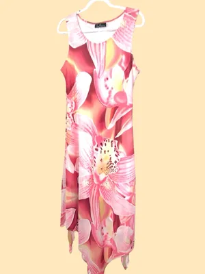Travel Elegance Pink Floral Sleeveless Maxi Dress with pretty bold design! thumbnail 2