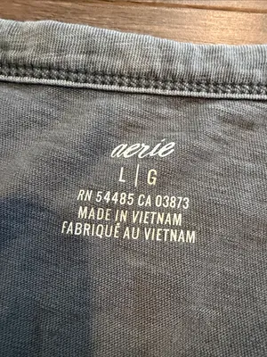 aerie Washed Gray V-Neck Short Sleeve Tee Size Large - C45-069 thumbnail 2
