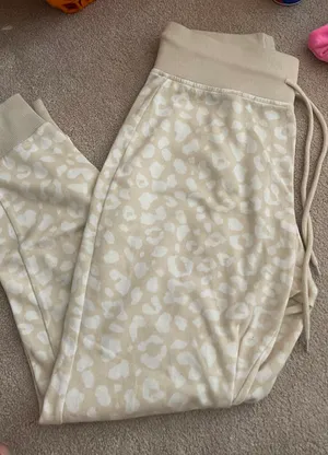 Forever 21 Sweatpant Joggers thumbnail 1