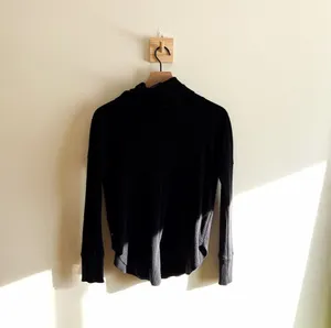 Aritzia TNA Thermal Waffle Knit Cowl Neck Top Size XS thumbnail 4