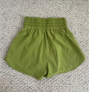 Nike One Dri-Fit Ultra High-Waisted Shorts Women’s 3" Brief Lined thumbnail 2