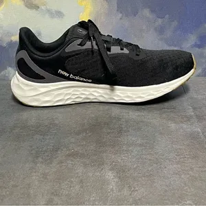 New Balance Fresh Foam Arishi V4 Women's Black Running Shoes Size 8.5B thumbnail 13