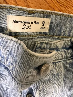 Abercrombie The Dad Light Wash High-Rise Straight Jeans - Cutout Detail thumbnail 8