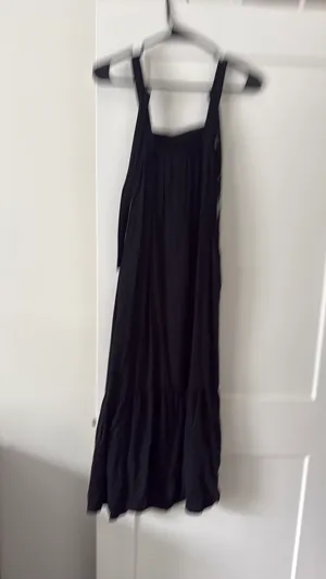 Old Navy Black Sundress thumbnail 2