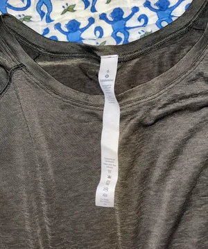 Lululemon Tee Olive Green thumbnail 2