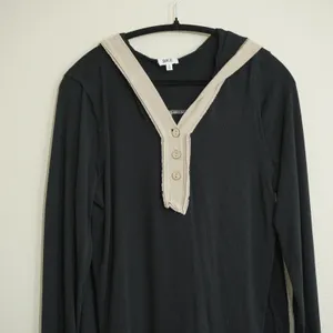 BKE Women's Size Small Long Sleeve Hooded Henley Top Black Tan‎ Trim Fall Casual thumbnail 2