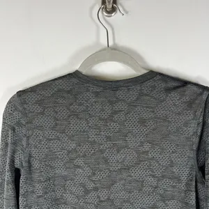 Lululemon Gray camo Breeze By Long Sleeve Women’s Size Medium Athletic Running‎ thumbnail 5