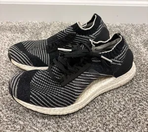 Adidas Women’s Black Ultraboost Sneakers - Black/White thumbnail 1