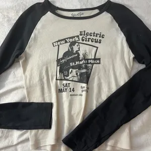 Brandy Melville John Galt Electric New York Circus Long Sleeve t-shirt thumbnail 1