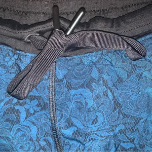 Lululemon Hotty Hot Short Mini Park Lace Multi Black and Blue Size 8 thumbnail 3