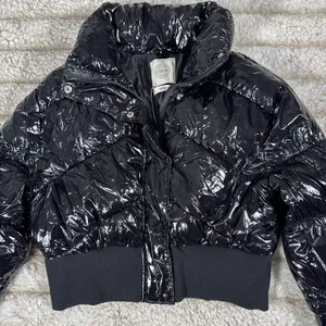 Stoosh Jacket Womens Medium Black Glossy Bubble Coat Cropped Shiny Puffer New thumbnail 2