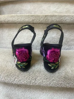 New Betsey Johnson Lira Floral Embroidered Mesh Slingback Heels Blue Sole Sz 8M thumbnail 3