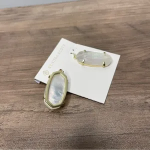 Kendra Scott Esme Mother of Pearl Silver Earrings (NWT) thumbnail 3