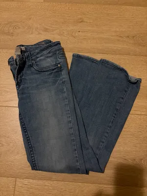 Refuge Jeans thumbnail 3