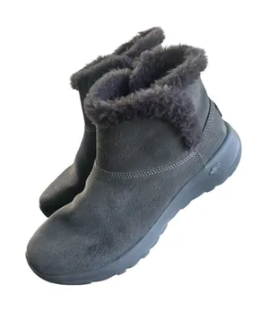 Skechers air cooled on the go goga faux fur lined booties size 6.5 M ladies thumbnail 1