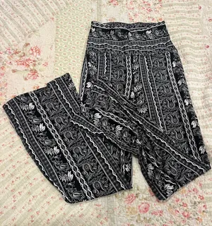 shosho Black and White Paisley Print Wide-Leg Pants thumbnail 1