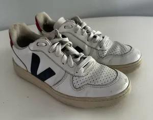 Veja‎ V-10 Sneakers White Navy Red Low Top Women’s 8 thumbnail 1