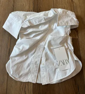 ZARA Off-The-Shoulder Top thumbnail 1