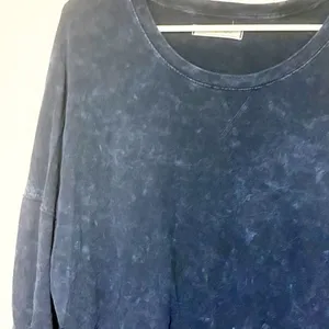 FREE PEOPLE Womens Medium Navy Acid Wash Long Sleeve Crew Neck Top thumbnail 3