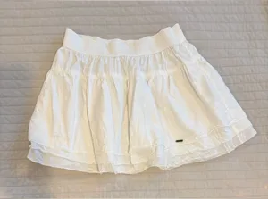 Hollister White Cotton Smocked Tiered Mini Skirt Size Medium thumbnail 1